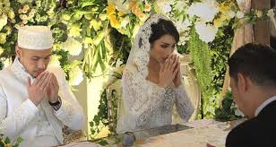 Sebelum akhirnya menikah, tyas dan raiden ternyata sudah berpacaran cukup lama. Tyas Mirasih Akhiri Masa Lajang Kakak Kandung Jadi Wali Nikah Inilahdepok Id