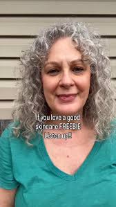 My 62 year old skin is ♥️♥️♥️ing this BB Cream from @missha_us ! I've been  using it for a few weeks now and I'm SHOCKED that it stays put. It doesn't  creep