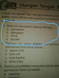 Selain itu, pemain juga harus bisa mempertahankan gawangnya dari serangan lawan agar tidak kebobolan. Sepak Bola Merupakan Jenis Olahraga