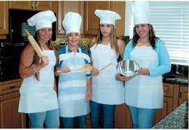 Our High Quality Disposable Joyfull Full Apron 4 Pack Is An Affordable Alternative To High Priced Companies Chef Clothes Chef Hats For Kids Disposable Aprons