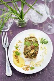 Recette De Turbot Croustillant Noisette Amande Sauce Cannelle Recette Recette De Turbot Recettes De Cuisine Illustrees Recette Poisson