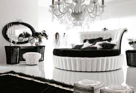 19 Creative Inspiring Traditional Black And White Bedroom Designs Homesthetics Insp White Bedroom Design Black White Bedrooms Black Bedroom Furniture Set