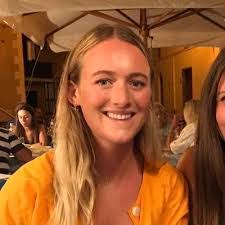 Lara Pollock's Instagram, Twitter & Facebook