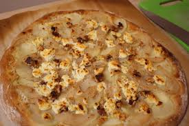 Add the parsley, scallions, goat cheese, and salt and pepper to the potatoes and mix until just combined, making certain that blobs of goat cheese are still visible. Potato Pear And Goat Cheese Pizza With Walnuts Scratchin It