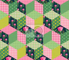 In diesem video erklären wir euch schritt für schritt, wie ihr diesen schönen viererblock aus dreiecken näht.video: Nahtlose Patchwork Muster Mit Grunen Rosa Und Floralen Patches Fototapete Fototapeten Raute Quilten Schone Myloview De