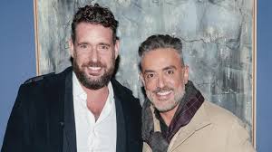 La Policía cierra el local de Kiko Hernández: su marido, Fran Antón, se encadena a la puerta y declara una huelga de hambre