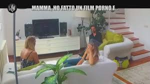 BELLO: Mamma, ho fatto un film porno e…