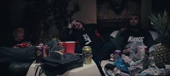 This is a music page where artists come together with music lovers for enter10ment. Rap De On Twitter Gzuz Bonez Mc Meine Couch Prod Jambeatz Video Https T Co R6wkdyxx4h