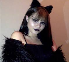 It's a very elegant aesthetic that bears similarities to vampire goths but minus the fangs. How To Achieve The Soft Goth Look