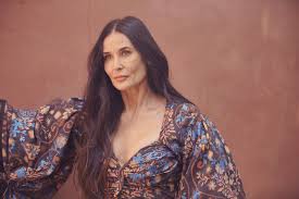 Demi moore and courteney cox are considered celebrity doppelgangers. Demi Moore Lets Her Guard Down The New York Times