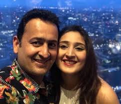 Dhvani Bhanushali Height Age Boyfriend Family Biography More Starsunfolded Dhvani bhanushali has played in several films, including satyamev jayate, veer the wedding. dhvani bhanushali height age