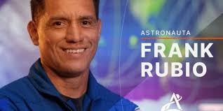 NASA: Hombre de origen salvadoreño podría viajar a la Luna en el Programa  Artemisa