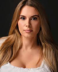 Jackie Moore's Instagram, Twitter & Facebook