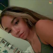 Hi, I am Jordan! I'm from Naples, FL. I intend to attend the University of  Florida. I'm going to be living off campus, I'm looking to make lots of  friends! I love