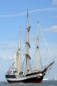 The Pelican Of London Mersey River Festival 2015 Crowds Come Out To Welcome First Three Tall Ships Liverpool Old Sailing Ships Tall Ships Sailing Vessel