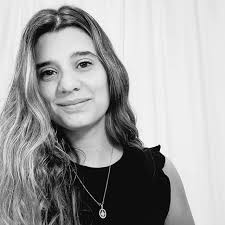 La réaction dévastée de Vasyl nous offre l'occasion de réaliser à quel  point il est difficile d'accepter la défaite. Elle nous propose aussi de  réfléchir à la vulnérabilité de notre identité sociale.