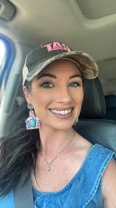 Andy Crespo's Instagram, Twitter & Facebook