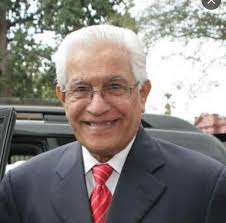 Paul Richards.🙏🏻🇹🇹📚📺📷📻