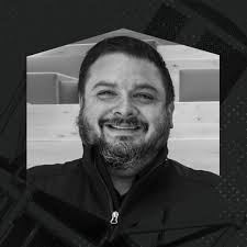 On this episode of E&I Studio, join Dr. Pablo Paredes Romero as he follows  Larry Rivera's entrepreneurial journey as he navigates the challenges of  being a Latino leader in the business world,