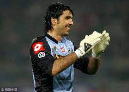 Ontdek de perfecte stockfoto's over gianluigi buffon 2003 en redactionele nieuwsbeelden van getty images kies uit premium gianluigi buffon 2003 van de hoogste kwaliteit. Buffon Says Champions League Return Against Napoli Was Like Electric Shock Cgtn