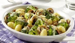 Gnocchi Gratin Mit Pilzen Und Broccoli Rezept Gnocchi Lebensmittel Essen Rezepte