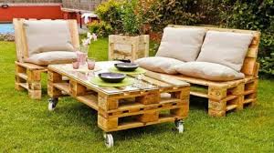 Salon de jardin en palettes de bois chic et moderne. Idees Deco Des Salons De Jardin En Bois De Palettes Bricolage Facile