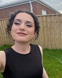 When bestie thrifts you a dress you gotta do a makeup look to match (thank  you @kstrbac 🥺👉👈)