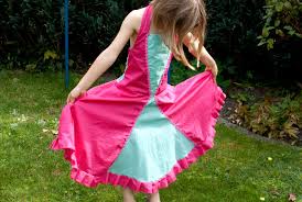 There are flounces upon flounces sewn. Drehkleid Nahen Mit Passender Schultute The Crafting Cafe