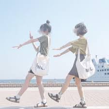 いいね 10 3千件 コメント65件 ミ ユさん miiyu diary のinstagramアカウント 8がつ21にち 前にならえっ おっと脚もあがっちゃった あまのとみゆです 神戸の海を背景に いい気持ち 今日の服 今日 友だちフォト 写真 おしゃれ