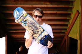 Jan 28, 2021 · tony hawk: Tony Hawk On 25 Years Of Birdhouse Skateboards Riley Hawk Rolling Stone