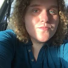 Mr. Green Bell🎄✨ Are you feeling the Christmas spirit yet?💚 This little  knitted frog is wearing his favorite outfit with bells and is looking  forward to the winter holidays❄️☃️ christmasiscoming