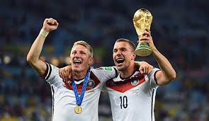 Przegląd pokazuje karierę reprezentacyjną zawodnika lukas podolski z klubu antalyaspor. Wie Es Fur Lukas Podolski Und Bastian Schweinsteiger In Japan Und Den Usa Lauft