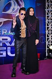 Anugerah juara lagu 35 akan berlangsung pada jam 9 malam ini dalam norma baharu selepas ditunda lebih sebulan demi. Gambar Selebriti Di Karpet Merah Ajl 28