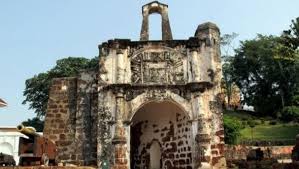 Sayangnya bangunan ini sempat terbakar pada tahun 1890, beserta seluruh peninggalan di dalamnya. Bangunan Bersejarah Di Malaysia