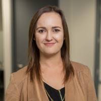 Robyn Lyons's Instagram, Twitter & Facebook