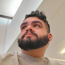 Lee Ramirez's Instagram, Twitter & Facebook