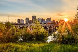 With a metropolitan population of approximately 325,000 people, it is the province's largest city, and its economic and cultural hub. Saskatoon Community Saskatoon Sk Heritage Inn Hotels