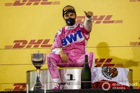 * el piloto mexicano ya en dos ocasiones ha pisado el podio, quedando en el tercer lugar del gran checo pérez tiene cinco puntos en el campeonato mundial de pilotos, mientras que el británico lewis hamilton, de mercedes, lidera ese rubro con 68 unidades. Galeria Los 12 Podios De Sergio Perez En La Formula 1