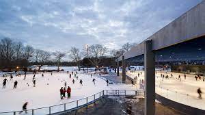And ethel lefrak center at lakeside offers ice skating, figure skating, curling, and hockey in the winter, and roller skating, biking, boating and water play in the warmer months. Lakeside At Prospect Park Attractions In Prospect Park New York Kids