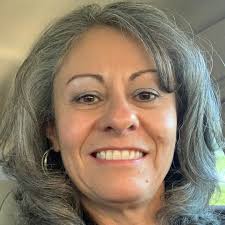 Lorraine Saavedra's Instagram, Twitter & Facebook