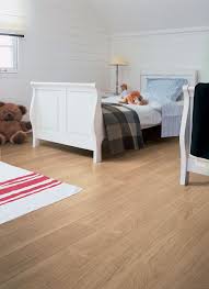 How To Find The Bedroom Flooring Of Your Dreams Piso Flutuante Casa Moderna Casas