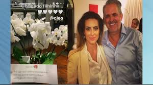 Orlando promove encontros musicais trazendo ao público referências sonoras mundiais, reunindo músicos vindos de diversas regiões, numa mistura de influências, ritmos e gêneros. Orlando Morais Recebe Flores De Cleo Pires Apos Receber Alta Balanco Geral R7 Hora Da Venenosa