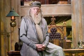 The merlin of british legend is not a real person, but is based on various persons from before 1000 ad. Was Bedeuten Eigentlich Die Titel Von Albus Dumbledore Mysteriumsabteilung