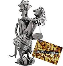 Unsere flaschenhalter sind eine individuelle und persönliche geschenkidee zu allen anlässen, z. Brubaker Flaschenhalter Liebespaar Metall Skulptur Mit Geschenkkarte Amazon De Kuche Haushalt Geschenk Hochzeit Flaschenhalter Geschenkkarte Geschenke