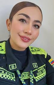 Pin de Deborah Spears en New en 2025