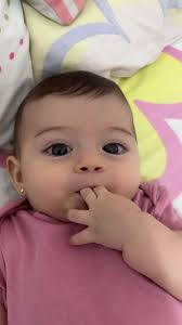 Cuando me dejan cuidando a mi sobrina #baby #mua #muaaa #tia #chupadedo  #bebe