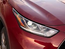 Currently the toyota highlander hybrid has a score of 8.5 out of 10 which is based on our evaluation of 35 pieces of research and data elements using various sources. 2021 Toyota Highlander Hybrid Reviews Pricing Specs Kelley Blue Book