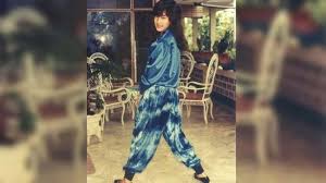 Personal raden rara nike ratnadilla kusnadi atau nike ardilla lahir di bandung, jawa barat, 27. Nike Ardilla Elvis Presley Betina Dari Tanah Sunda