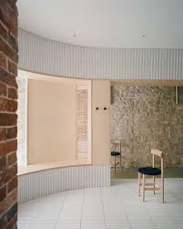 Restaurant Papi Neri And Hu Brick Columns Paris Design