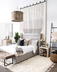Come decorare la parete dietro il letto? Parete Del Letto 15 Idee Per Personalizzarla Arscity